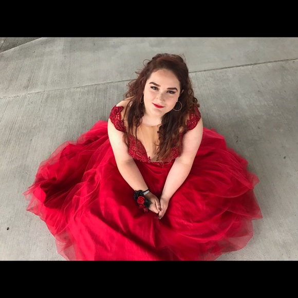 Meet your Posher, Aubrie - Picture 3 of 5